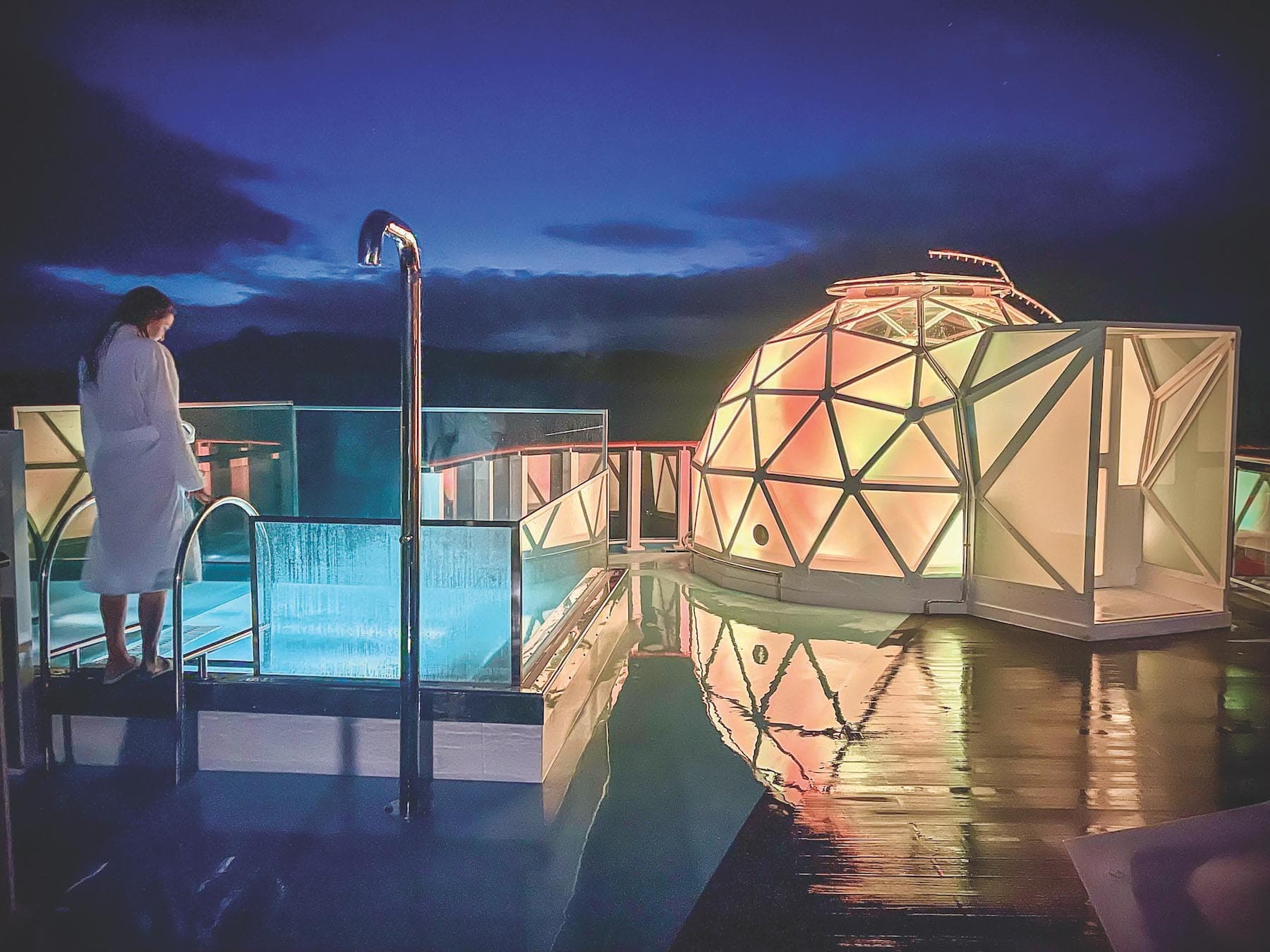 Hero Image Igloo at Night.jpeg