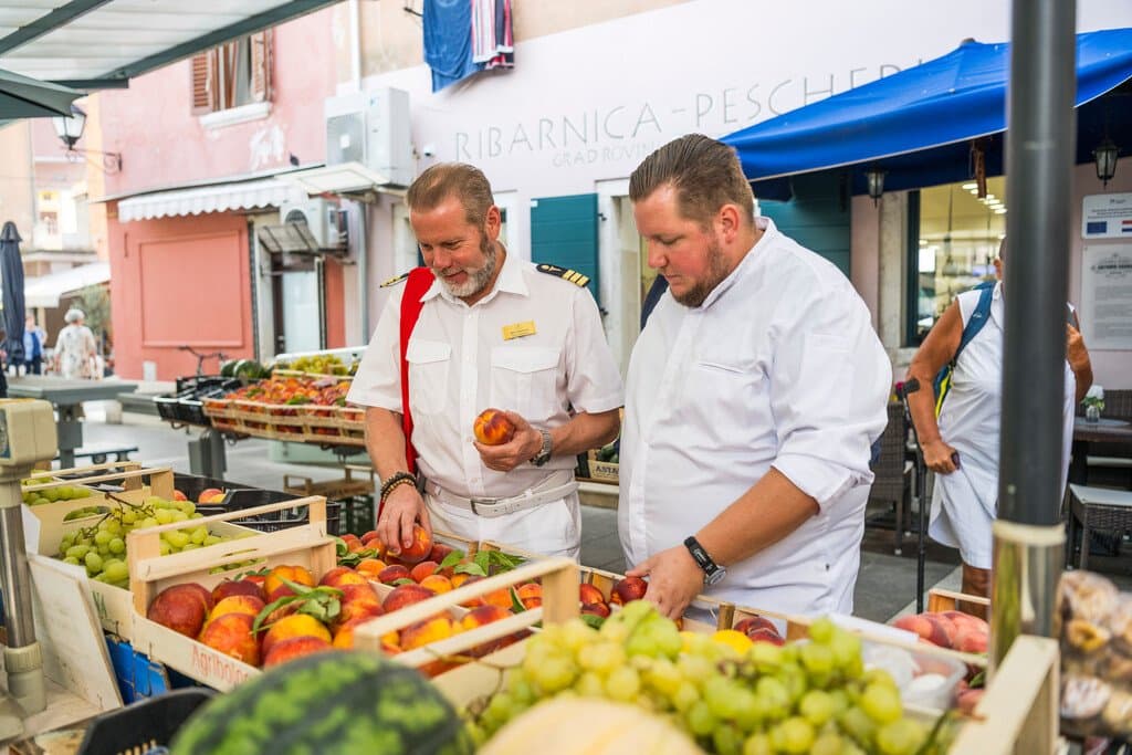 Medium RGB-LEX-Croatia Istria County Rovinj LEX Crew Market DV-24-61.jpg