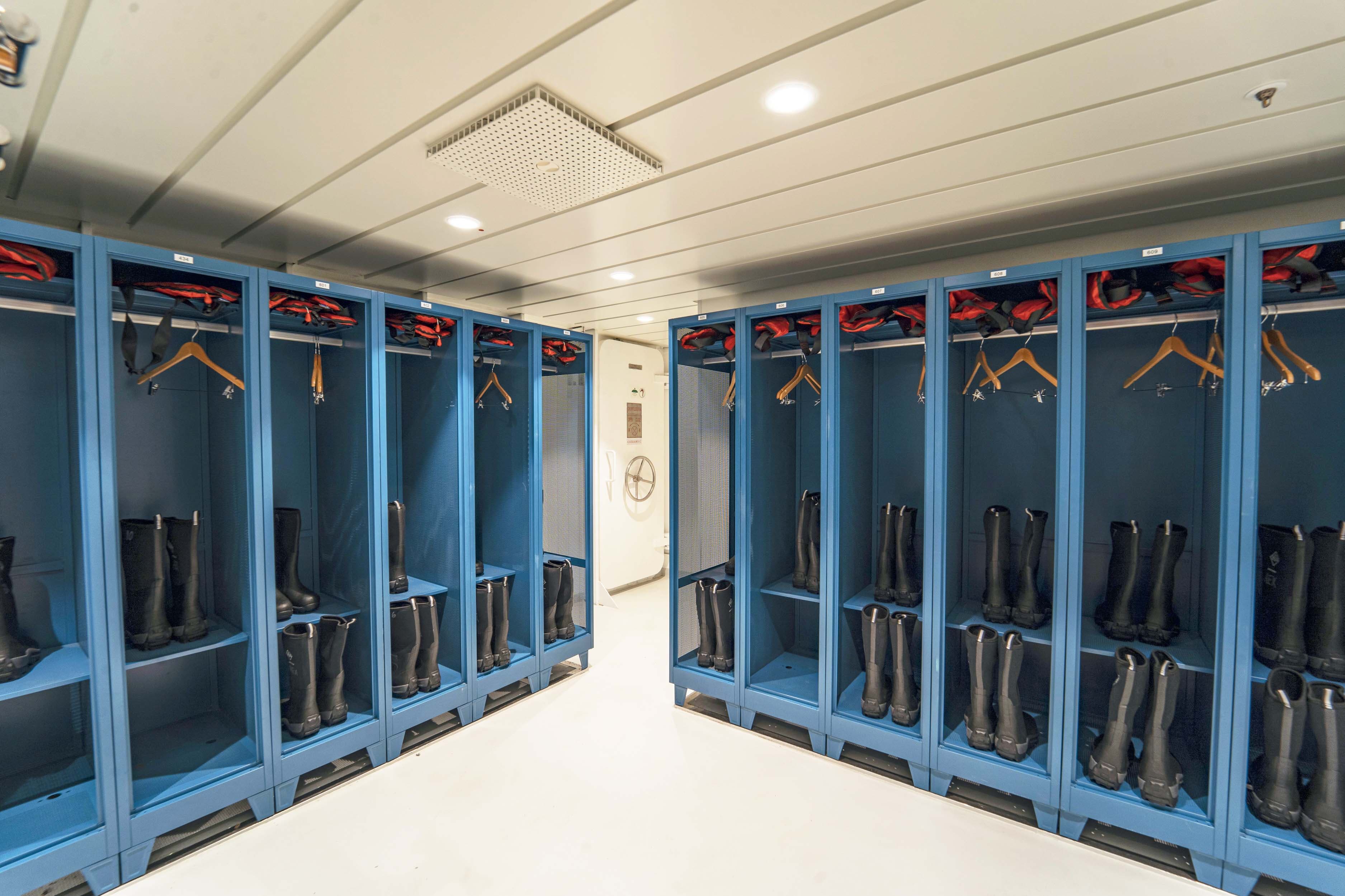 Ship Greg Mortimer Interior - Mudroom - GM011