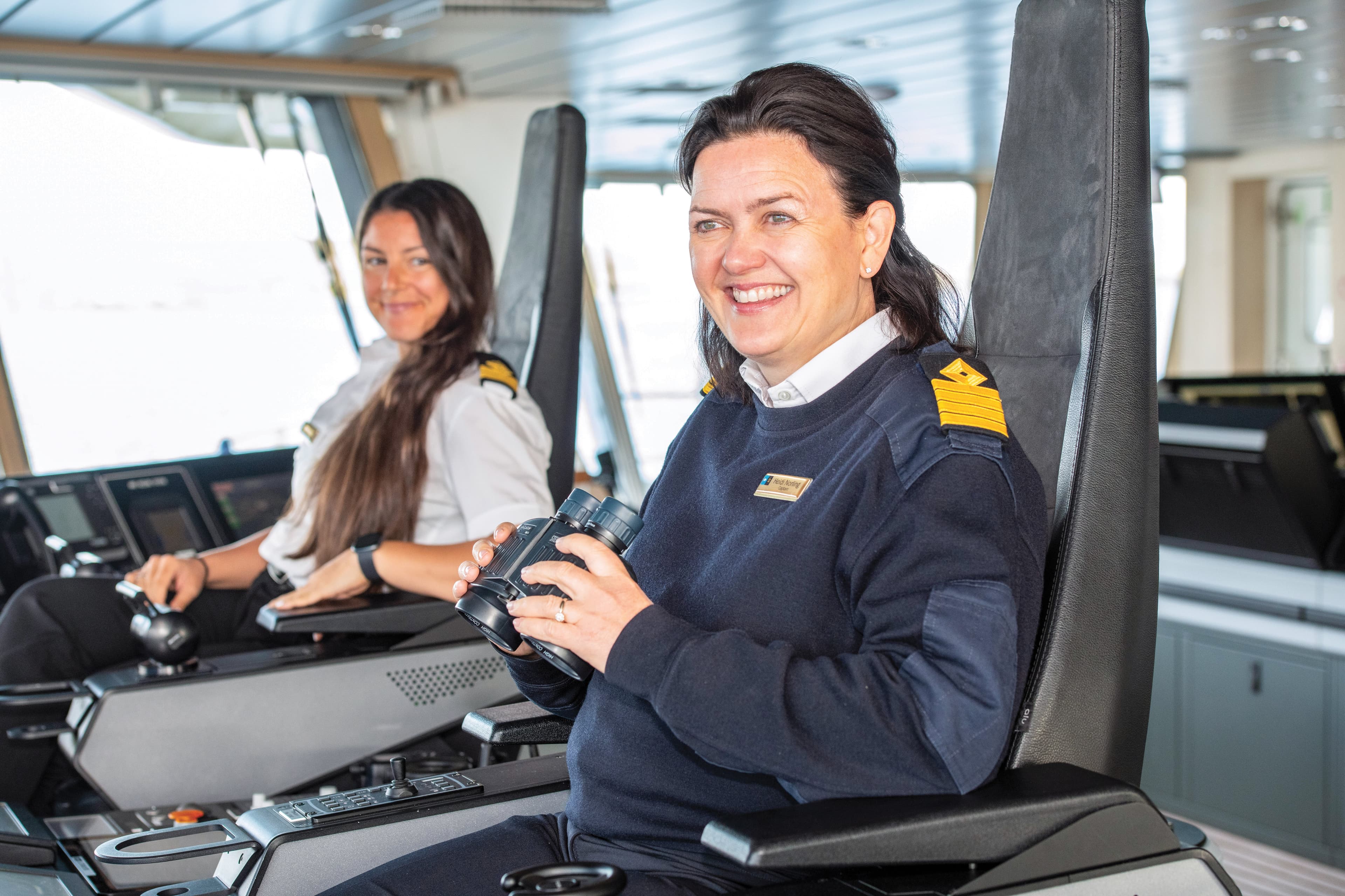 Hero Image Large RGB-Lindblad Expeditions-Iceland-JC23-5684.jpg