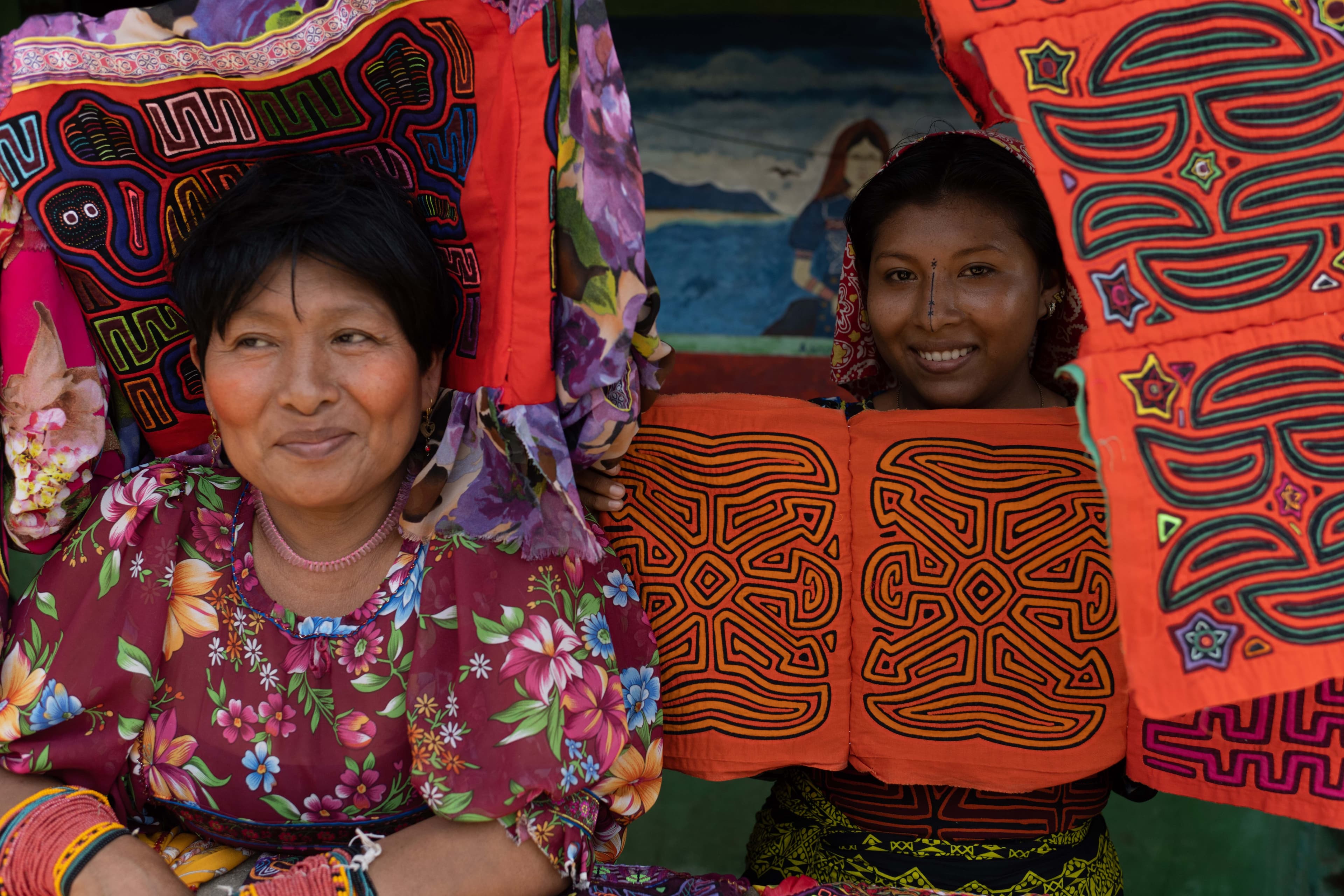 Large RGB-LEX-Panama Guna Yala DV172.jpg