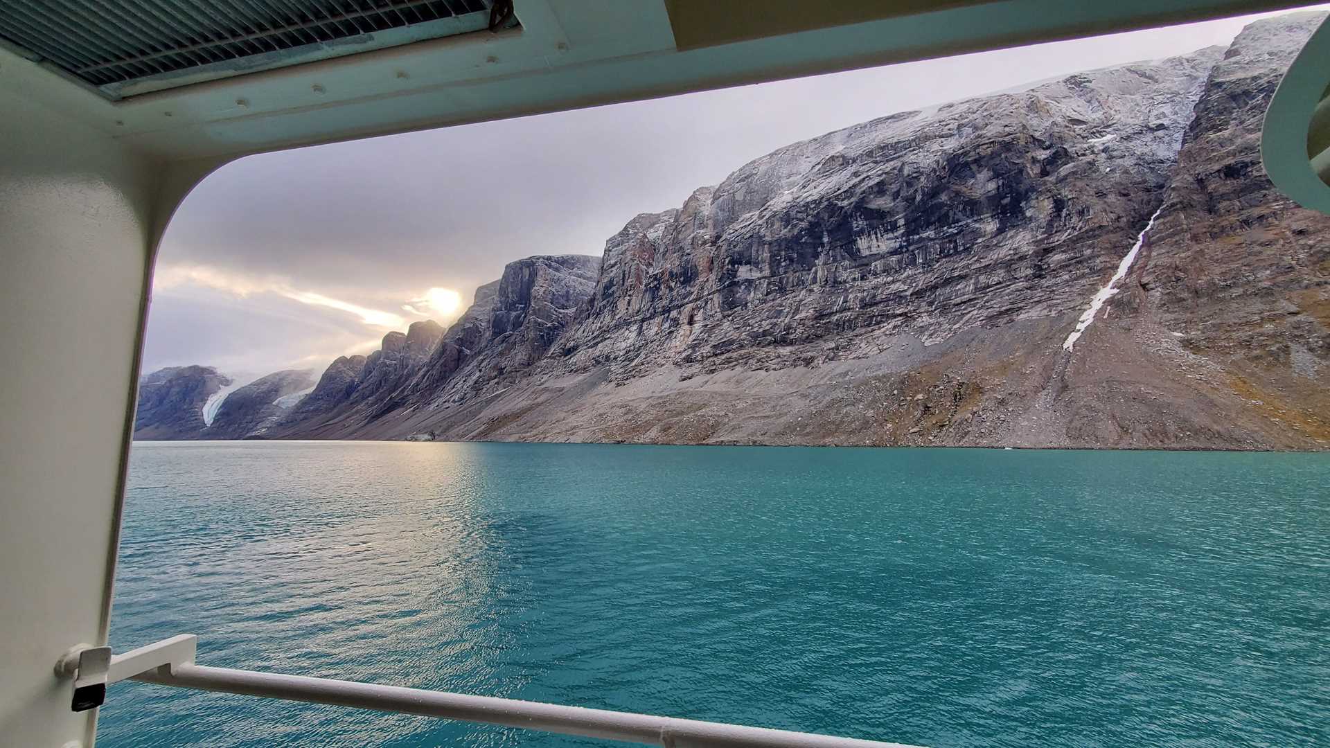 Davis Strait, Towards Greenland