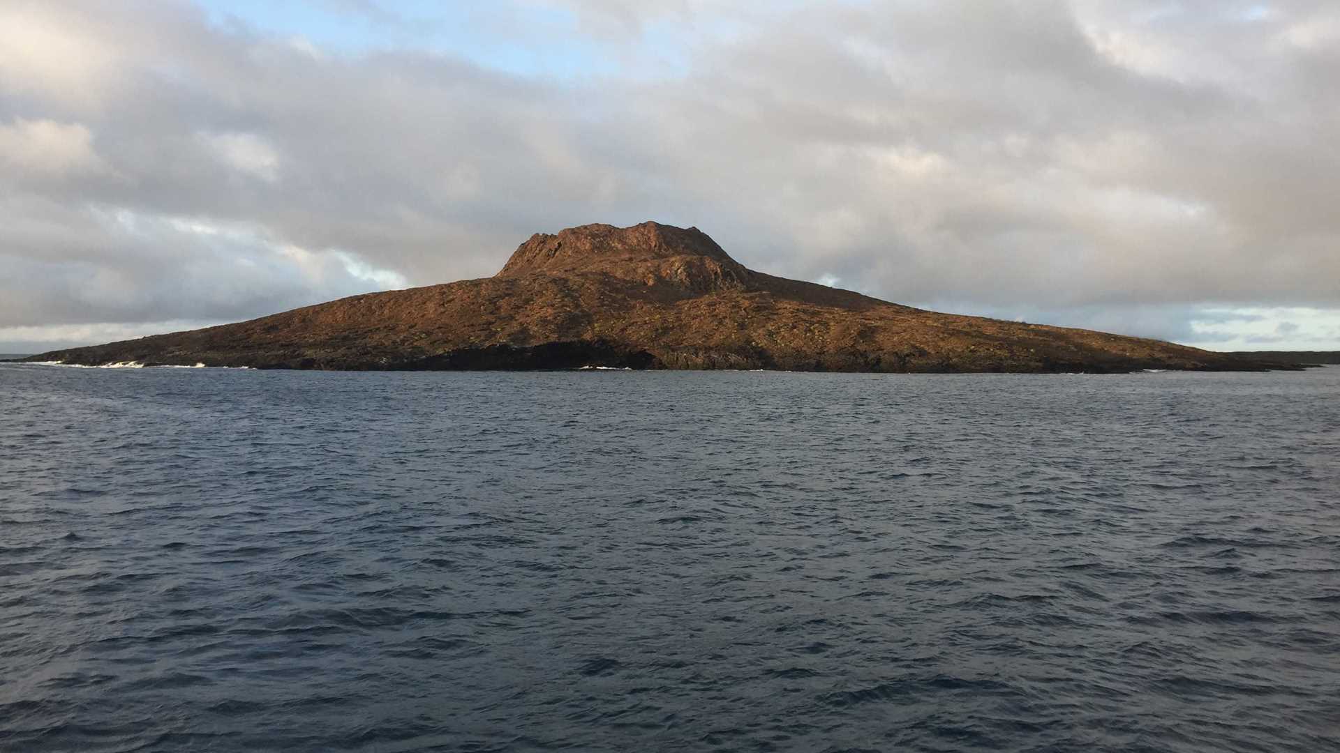 Sombrero Chino And Santiago Islands