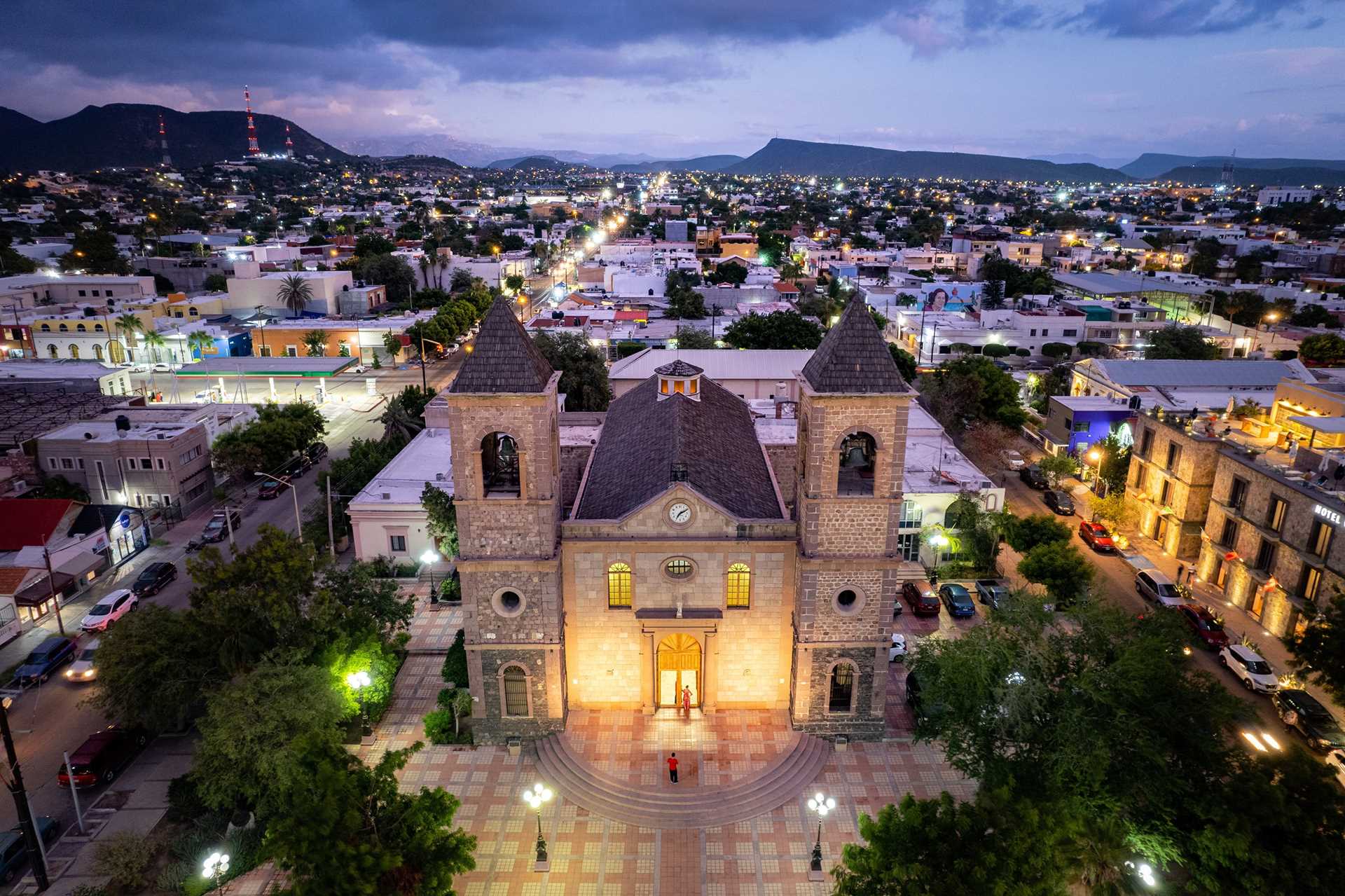 Large RGB-LEX-Mexico La Paz shutterstock2260837383.jpg