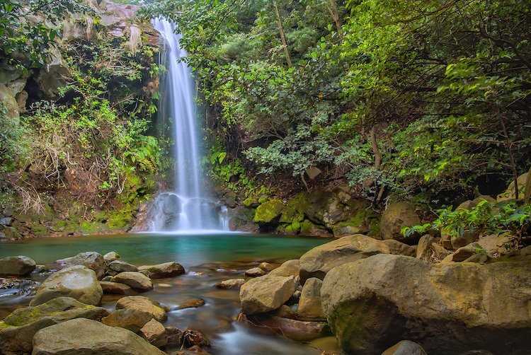 Waterfall in Guanacaste.jpg